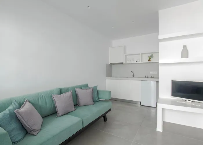 Alexandros Aparthotel