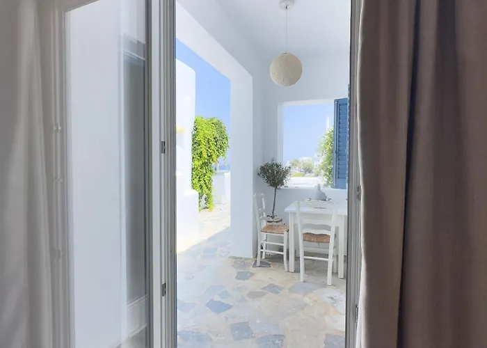 Alexandros Aparthotel Nausa