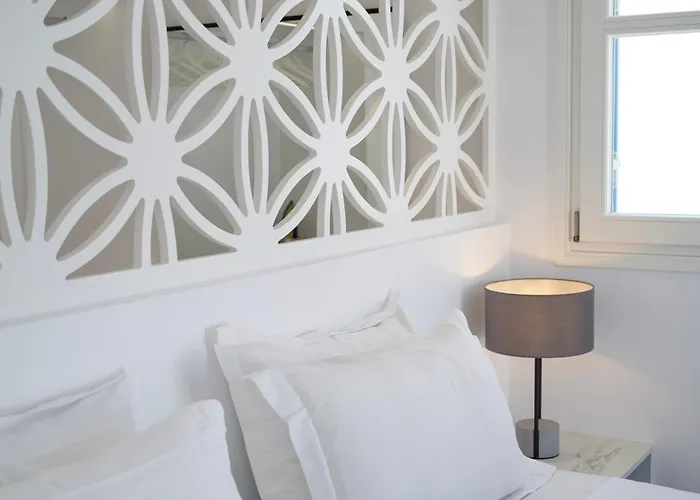 Alexandros Aparthotel Nausa