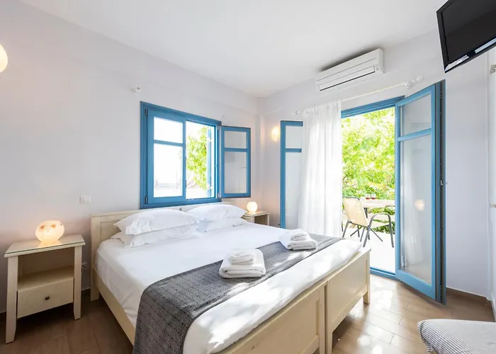 Aparthotel Alexandros Nausa