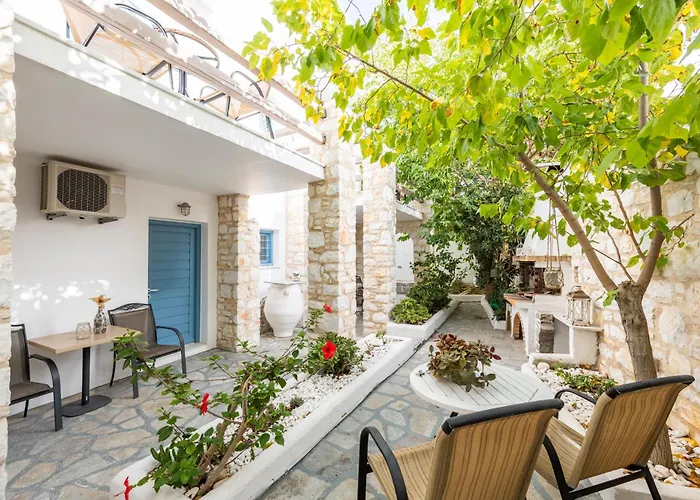 Aparthotel Alexandros Nausa