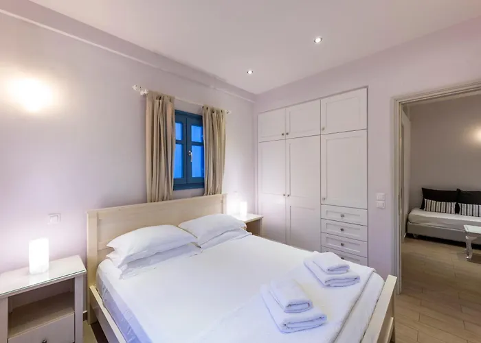 Alexandros Aparthotel Nausa