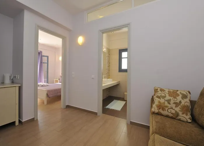 Aparthotel Alexandros Nausa