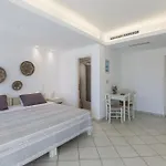 Ξενοδοχείο με διαμερίσματα Alexandros 4*