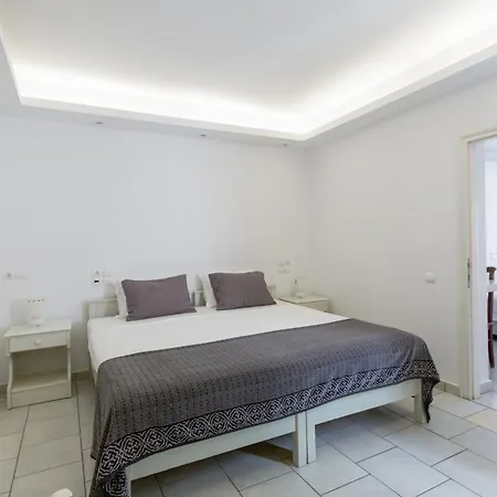 Alexandros Aparthotel 4*