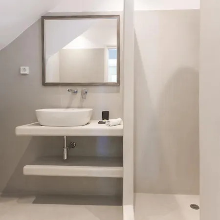 Alexandros Aparthotel