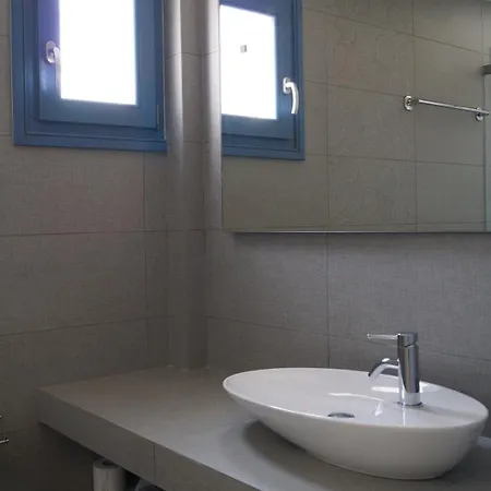 Alexandros شقة فندقية 4*