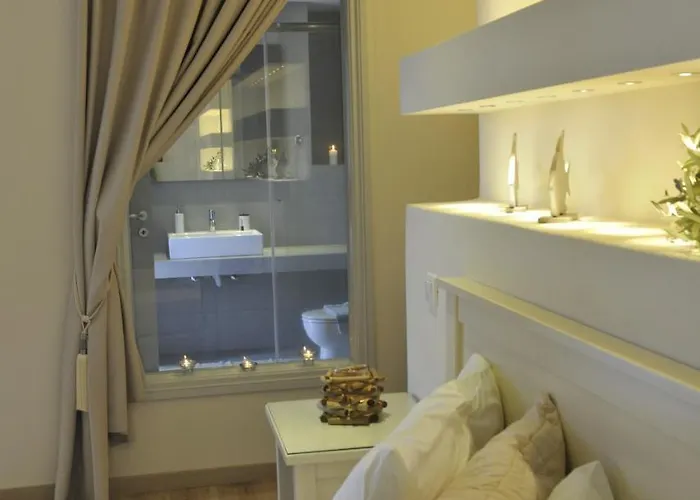 מלון דירות Alexandros 4*